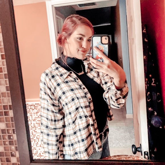 Hi! I’m Taylor🤍 - Picture 2 of 6